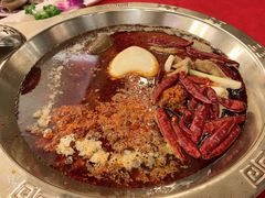 -山城年华老火锅(玉林店)