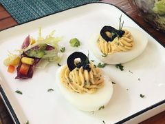 酿鸡蛋沙拉配鱼子酱-帕歌西班牙餐厅paco tapas