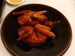 玻璃皮润烧乳鸽-北京厨房(西安SKP店)