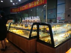 面包甜点陈列柜-赞记龙凤礼饼(广州市二宫向群宾馆店)