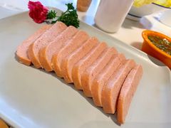 含大肉的特色午餐肉-煲宫猪肚鸡(晶品店)