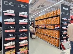 -NIKE上海青浦优选体验店