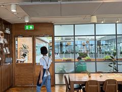 -ROAST coffee & eatery