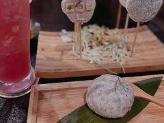 飞鱼籽墨鱼滑-湊湊火锅·茶憩(世博大道店)