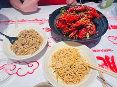 -肥肥虾庄·金牌油焖大虾(汉街SKP店)