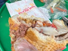 -Bánh Mì Huynh Hoa