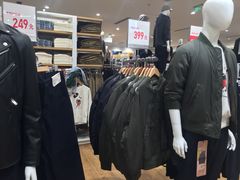 -优衣库(郑州丹尼斯大卫城店)