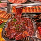 杭州西湖边排队一小时！就为了这口！！ 