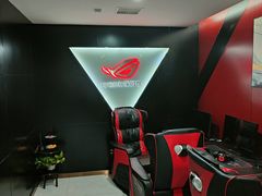 -鹏羽电竞馆(万盛东地铁站店)