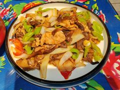 肉炒鲜山榛蘑-人民公社大食堂(张家湾店)