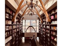 -钟书阁(松江泰晤士小镇店)