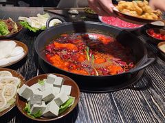 -冯校长老火锅(中联广场店)