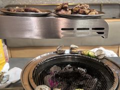 -围炉肉舍•炭烤活鳗•丹东海鲜烤肉(步行街店)