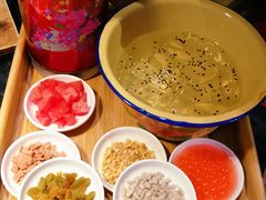 霸王奶茶冰粉-热火朝天鲜切牛肉火锅(南强街巷店)