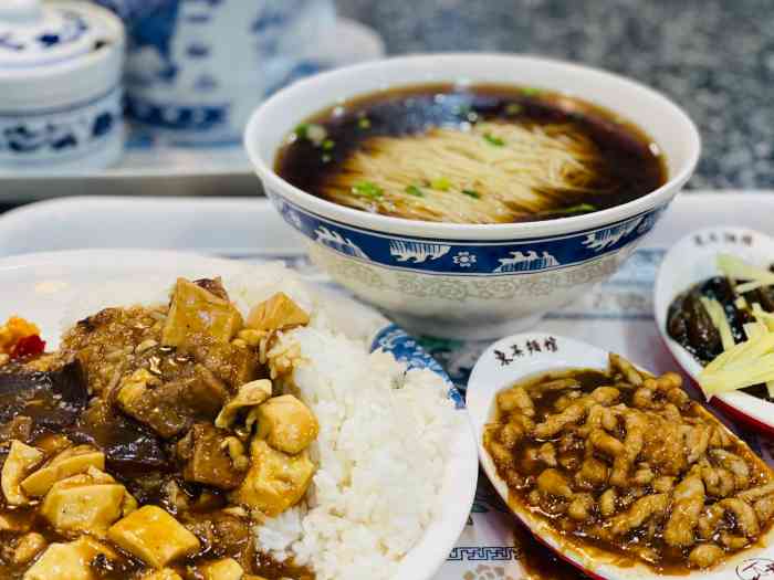 东吴面馆(相城商业街店)-"第一次来,感觉还可以,里面的装修环境不错.