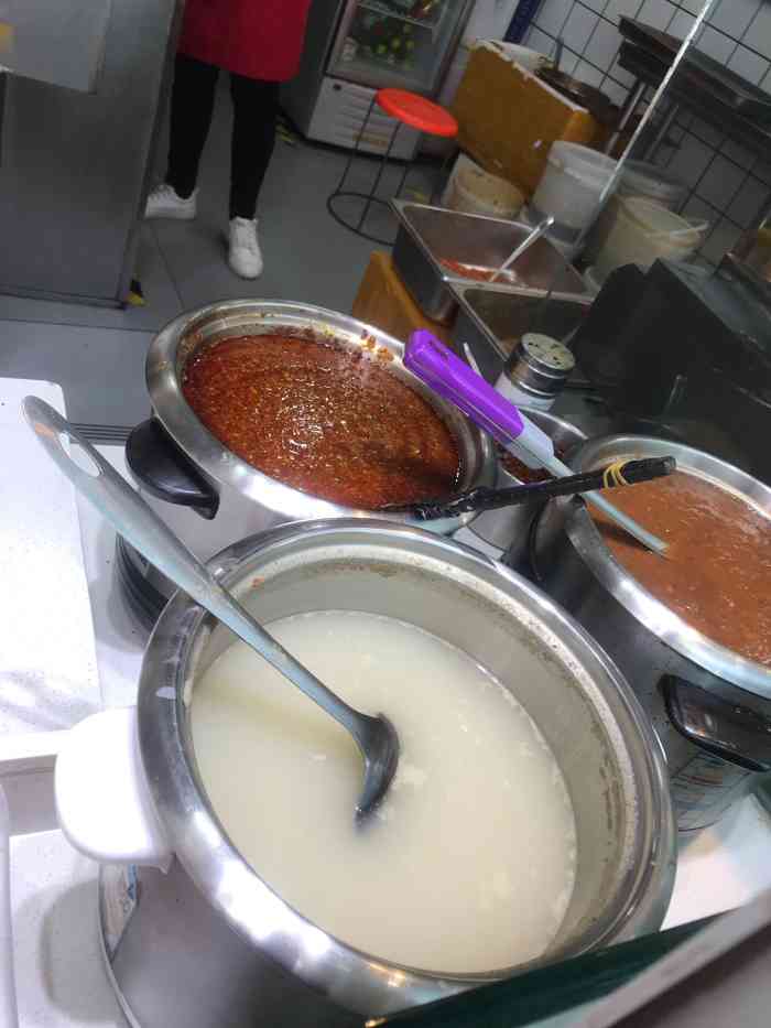 王老四臭豆腐(人民路店)-"[薄荷]环境:地址就在人民公园门口非常.