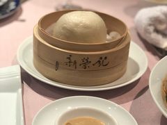 蟹黄包-新荣记(建国门外大街店)