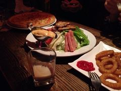 奶酪火腿披萨-Helens海伦司小酒馆(津湾广场店)