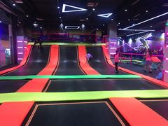 -酷跳蹦床主题公园(万胜广场店)