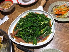 韭菜炒海肠子-永红源啤酒·烧烤·海鲜·大排档(青特城店)