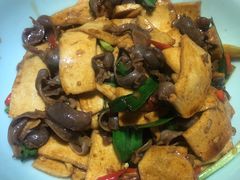 -关东小磨东北菜(上海长风大悦城店)