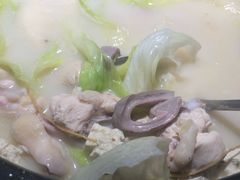 -洪氏嗨捞·广东猪肚鸡·椰子鸡火锅(西咸万象城店)