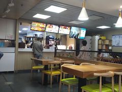 大堂-华莱士炸鸡汉堡(崇文门搜秀城店)