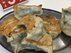 香煎鲜肉韭菜饺-芬芳甜品(体育东横街店)
