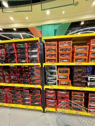 -卡通派潮品玩具折扣仓(青岛新城吾悦广场店)