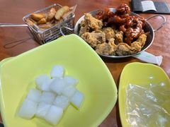 白萝卜小菜-BHC炸鸡(明洞总店)