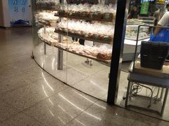 面包甜点陈列柜-仟吉KenGee(武汉高铁站店)