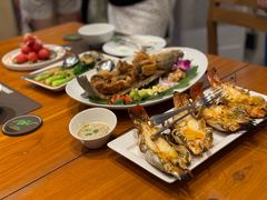 -Chom Cafe and Restaurant
