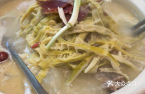 Braised Duck with Dried Bamboo Shoots