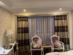 -柏纳酒店(百色市政府恒基广场店)