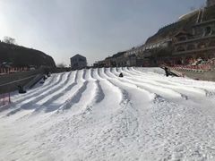 -采薇庄园四季滑雪场