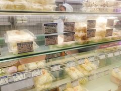 -白玉兰食品甜凤店(合生汇店)