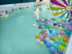 -蓝鲸快乐宝贝婴童游泳馆(南飞鸿十年城店)