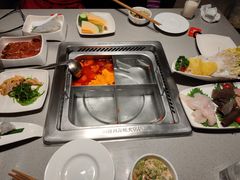 -海底捞火锅鲜切牛肉主题店(长寿路店)