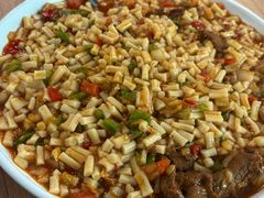 -白阿婆过油肉拌面·大盘鸡