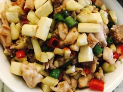 -兔行天下-鸿鹤鲜锅兔(中海国际店)