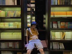 -钟书阁(松江泰晤士小镇店)