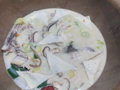 -滇香肴·云南菜蒸汽石锅鱼(云南北路店)