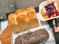 -HOT CRUSH趁热集合·现烤面包(上海环球港店)