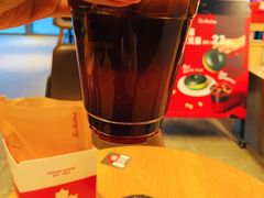 满杯车厘子美式-Tims天好咖啡·贝果(东方广场店)
