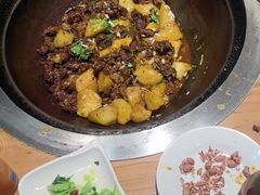 -咱屯子铁锅炖直营店(保利店)