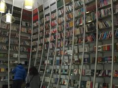 -钟书阁(松江泰晤士小镇店)