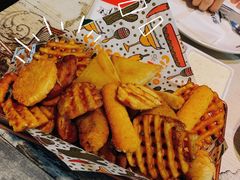 炸物拼盘-Famous肥猫墨西哥音乐餐吧(五棵松华熙LIVE店)