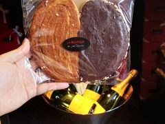 黑巧克力蝴蝶酥-Salon de The de Joel Robuchon(外滩18号店)