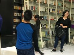 -钟书阁(松江泰晤士小镇店)