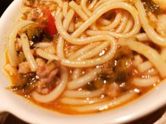 小锅米线-云海肴云南菜(浦江欢乐颂店)